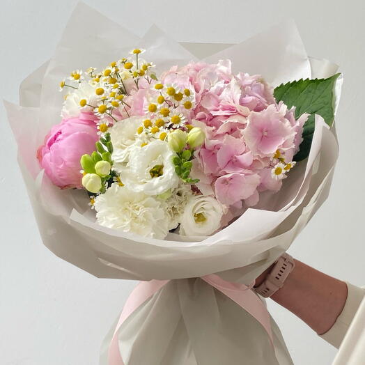 Sabah Keyfi – ortanca, frezya ve lisyantus içeren buket