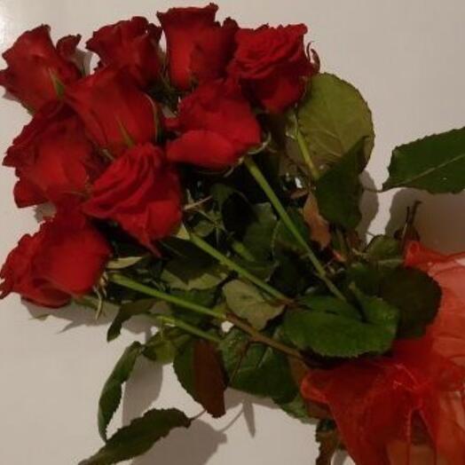 12 stems of roses in minimal style