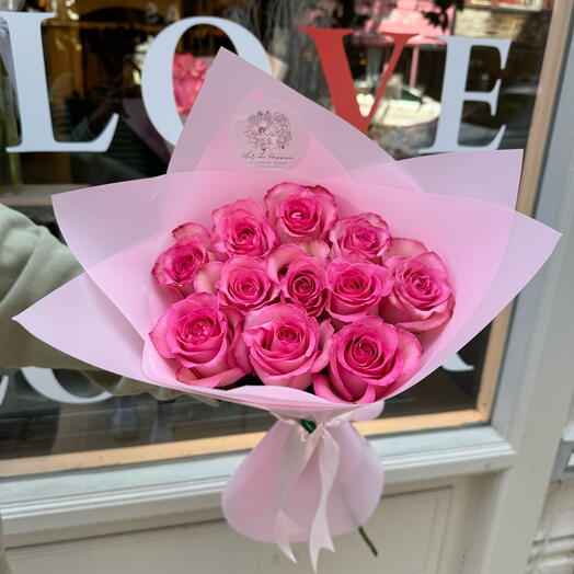 11 сладких уникальных розовых роз (длинный стебель 70 см)