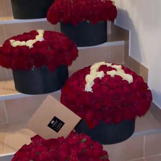 1001 red roses