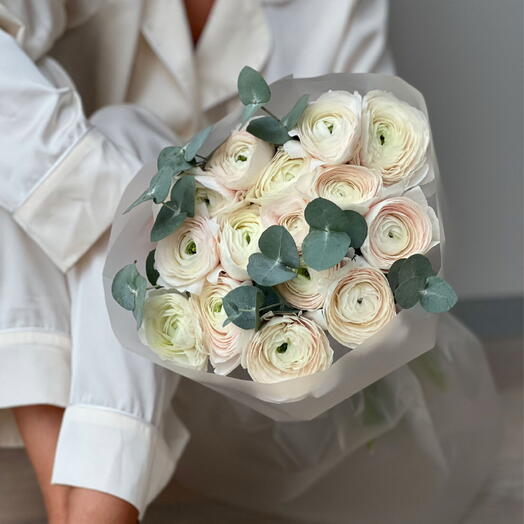 Ranunculuses   eucalyptus S