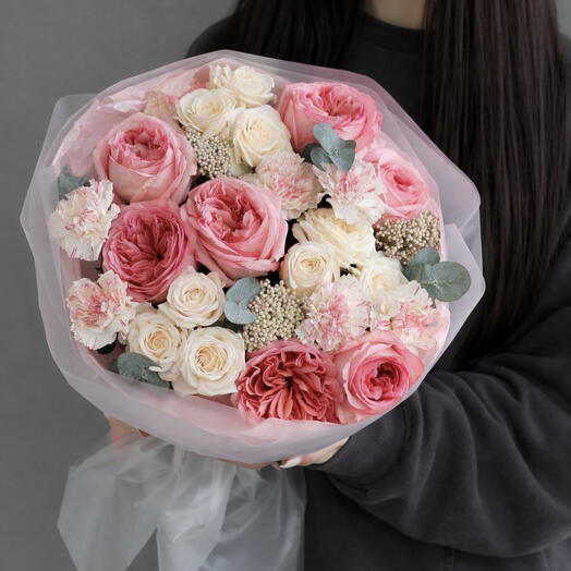 💐Bouquet of peonies roses, spray roses and other