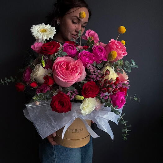 Pink Charm (gerbera, roses, spray roses, craspedia)