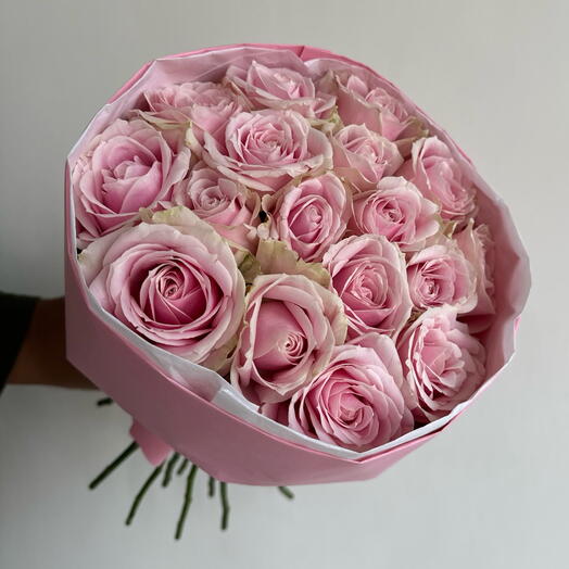 19 Pink Roses