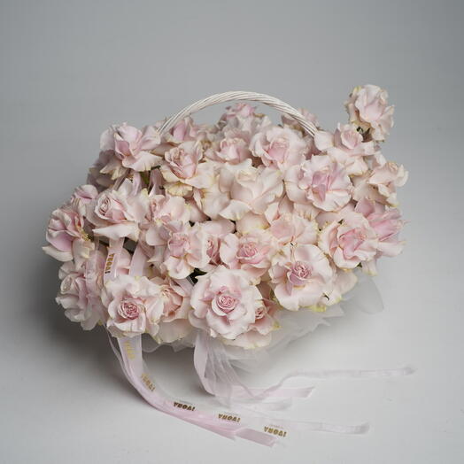Pink mondial roses in basket
