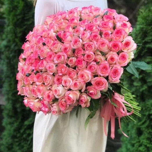 Bouquet of pink roses