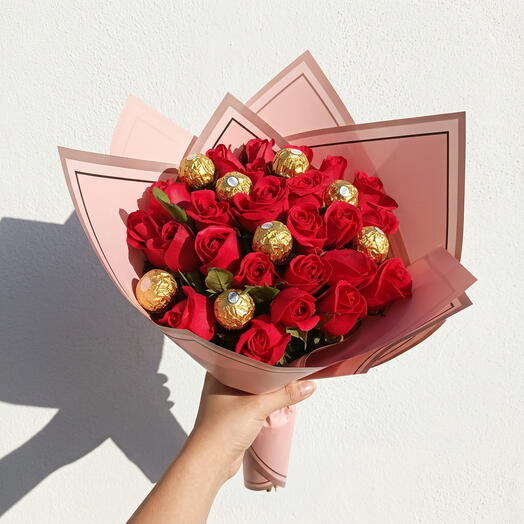 Ramo Suspiro de Realeza – Rosas Rojas con Chocolates Ferrero | Bouquet Romantico de Lujo en Mexico