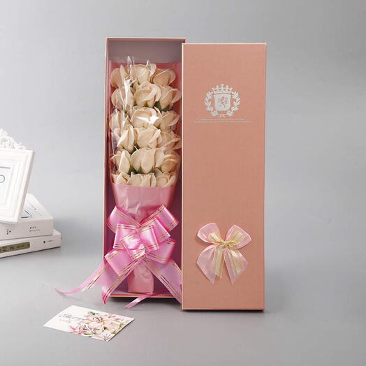 Elegant box of 18 beige roses