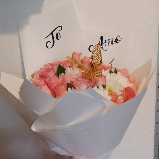 Ramo rosas y margaritas