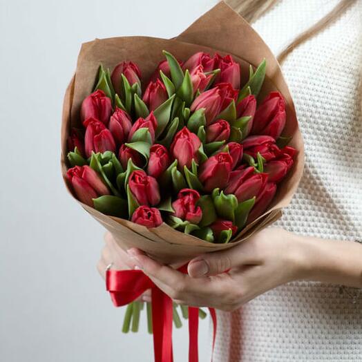25 red tulips
