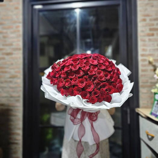 101 red roses