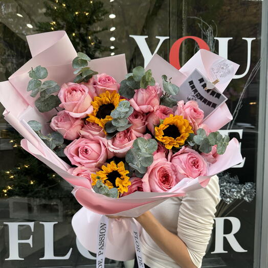 Рожева експресія   соняшники   Букет евкаліпта