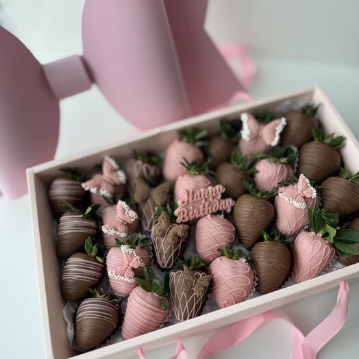 Pretty in Pink: Chocolate-Covered Strawberries in a Gift Box with Bow