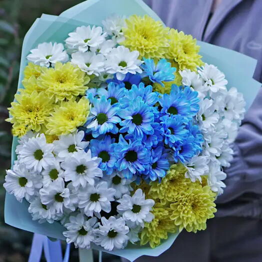 Bouquet of mix colored 15 chrysanthemums