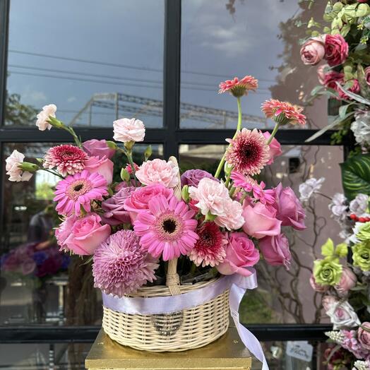 Pink flowers small basket