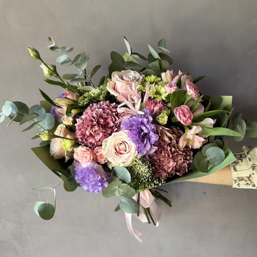 Ramo en tonos rosados y lilas