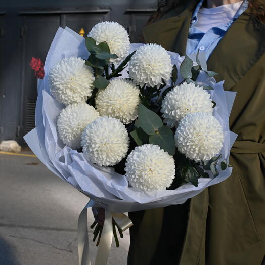 Mono Chrysanthemum bouquet Super Bowl