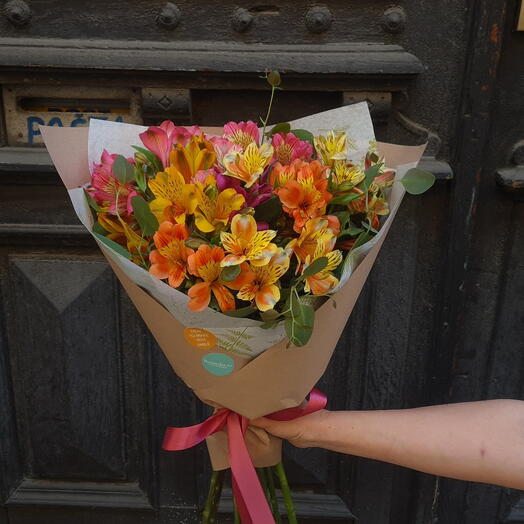 Alstroemeria bright mix bouquet