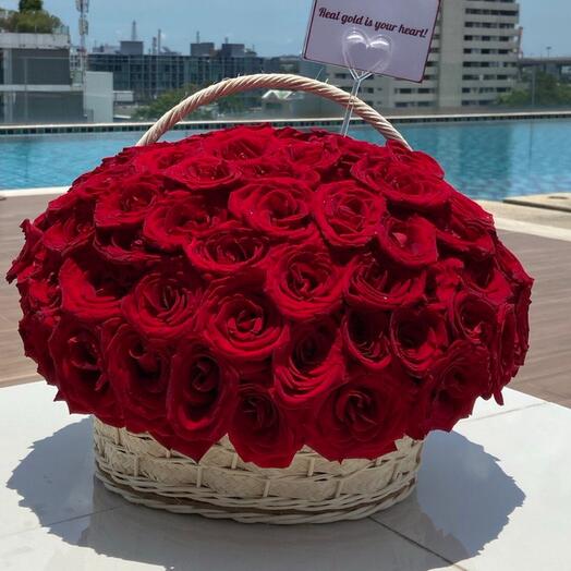 101 Red roses in basket