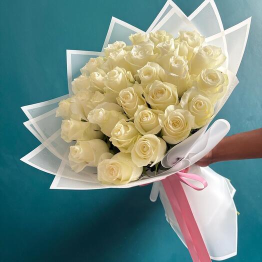 29 white roses