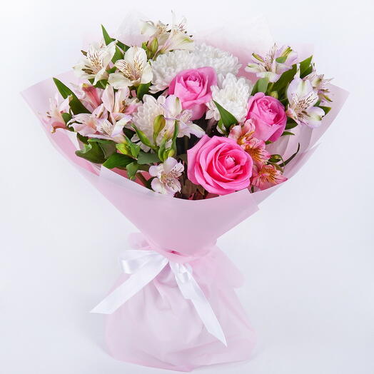 Bukiet roż, alstromerii i chryzantem