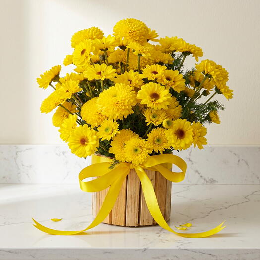 Caja artesanal con crisantemos y vikingo