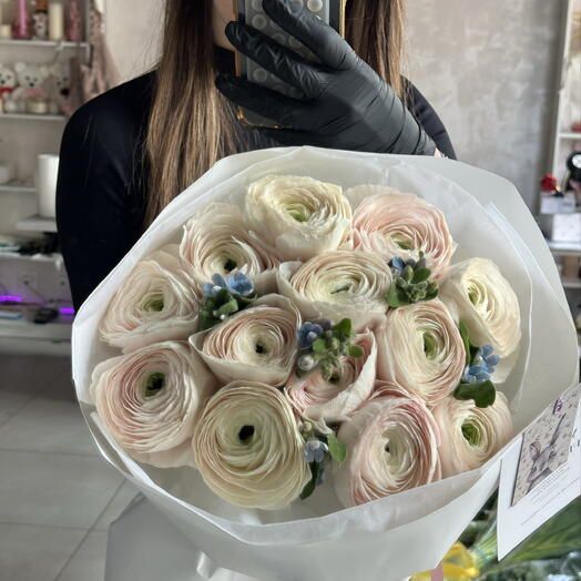 Bouquet of ranunculus and oksy