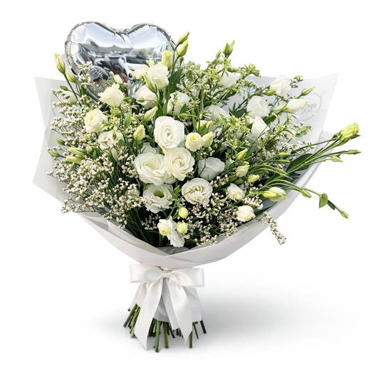 Eustoma bouquet with heart baloon