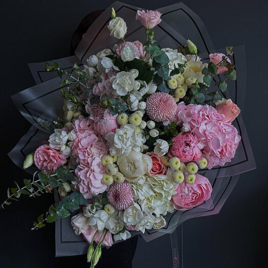 Pink Couture (hydrangea, momoko, peony, lisi)