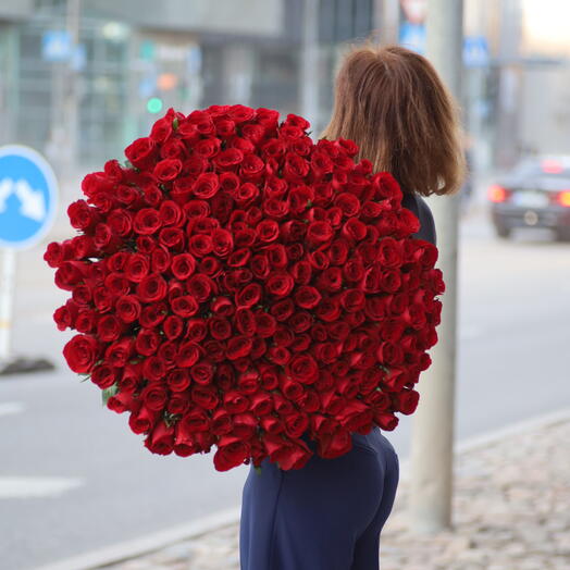 Bouquet Big Red Heart of 201 red roses! Win Her heart at first sight :)