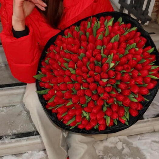 Букет со 101 тюльпана