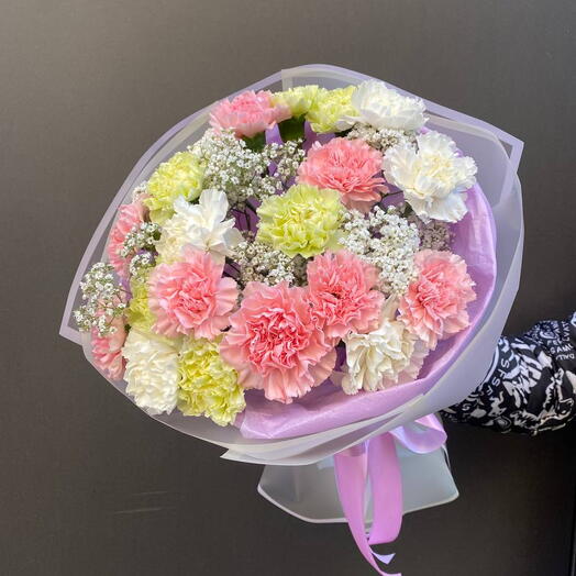 1060 Bouquet of carnations
