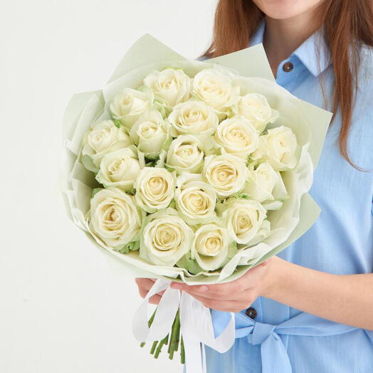 Bouquet of 21 white roses! Win Her heart at first sight :)