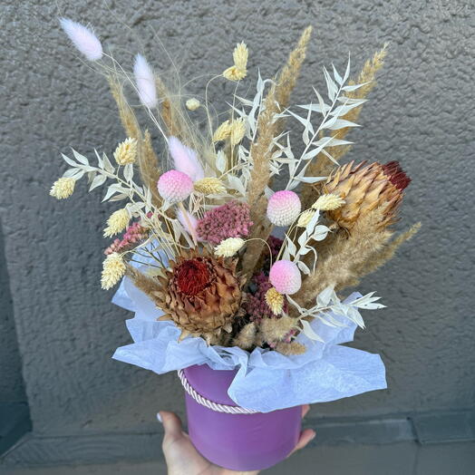 Arrangement of stabilized flowers 4149