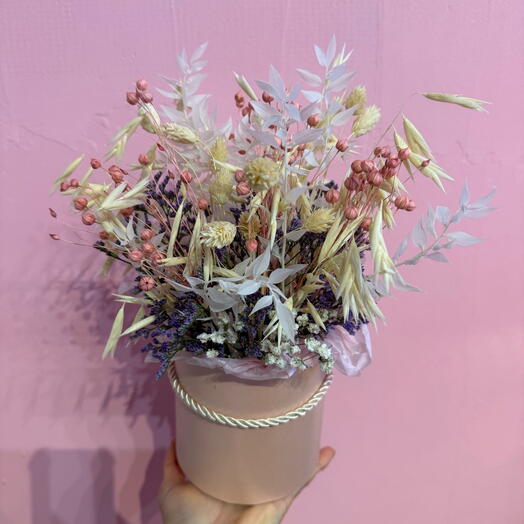 Box of dried flowers 07