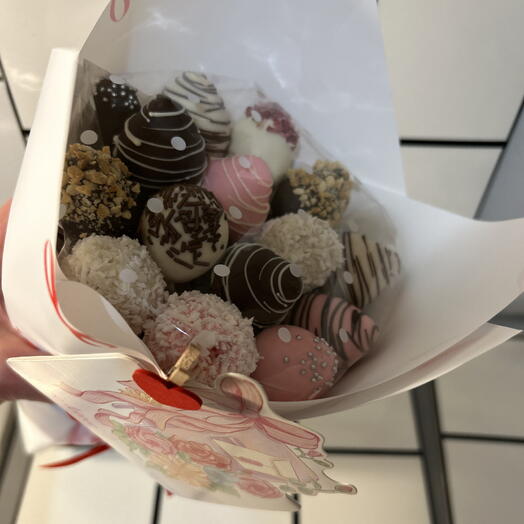 Chocolate-covered strawberries 17 pcs