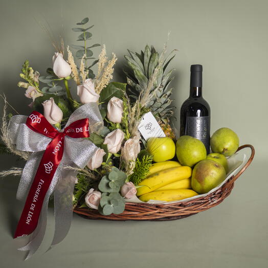 Canasta de fruta con vino