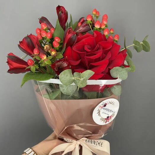 Flower arrangement – red
