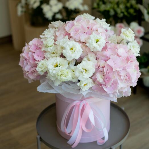 Box with hydrangeas and eustoma