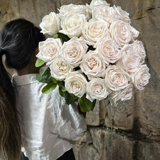 24 white long stem roses