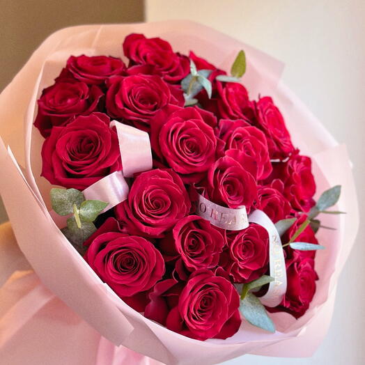 🌹Bestseller 25 red roses with eucalyptus