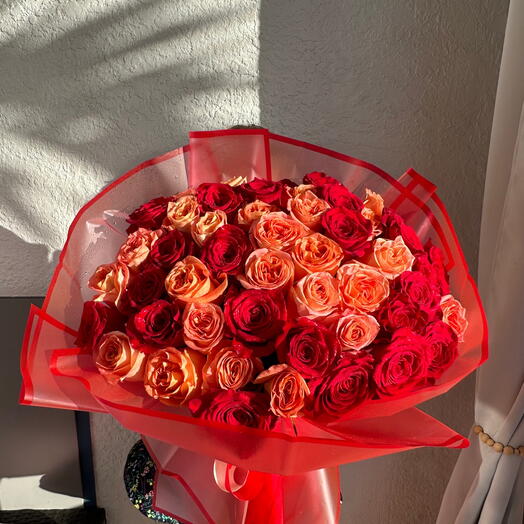 Premium orange garden roses and red roses 48-52 pieces