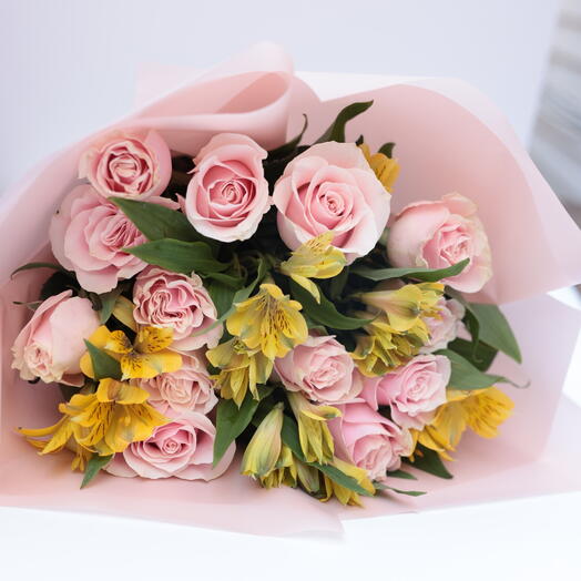 ROSES   TULIPS LUXURY BOUQUET – ELEGANT FLOWER GIFT