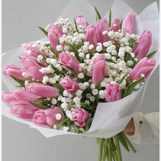 Strauß Tulpen und Schleierkraut