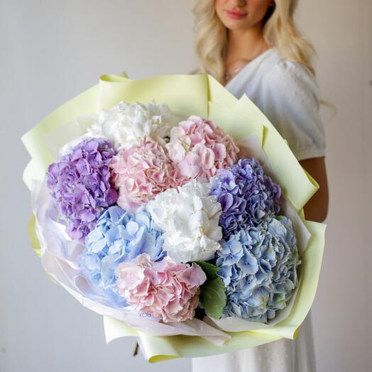 Большой букет из гортензии микс