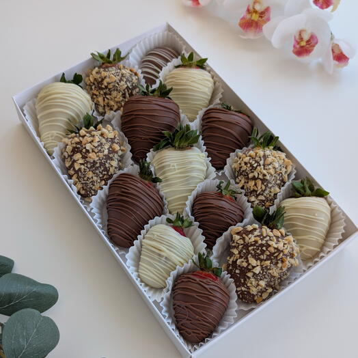 Morangos cobertos com chocolate (15 unidades)