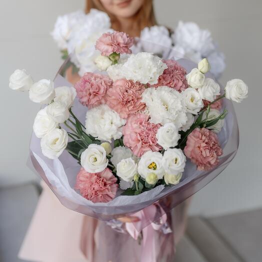 Авторский букет диантумов с эустомой