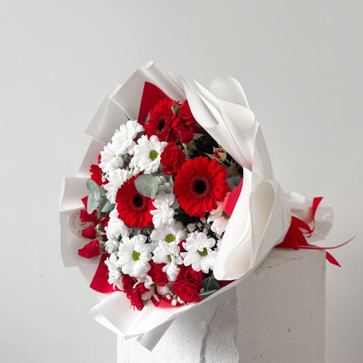 Red and White bouquet with gerbera
