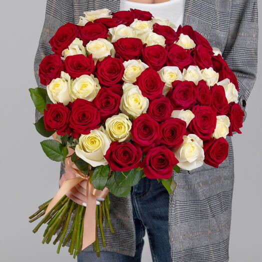 51 Trandafir roșu-alb 50 cm