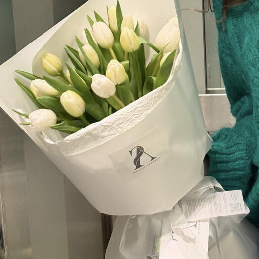 15 White Tulips Bouquet